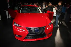 Lexus IS 300h - Salone di Detroit 2013