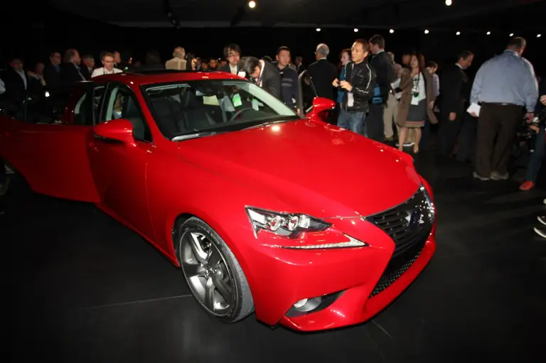 Lexus IS 300h - Salone di Detroit 2013 - 3