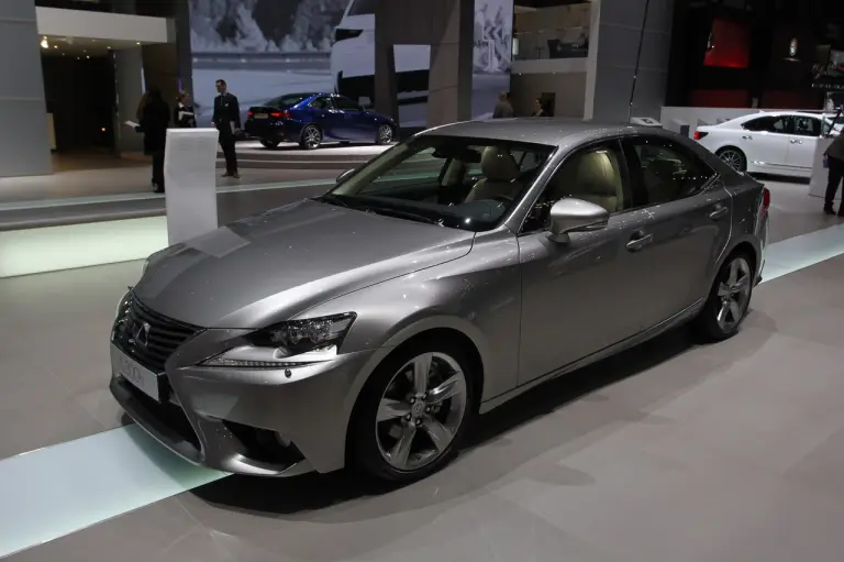 Lexus IS 300h - Salone di Ginevra 2013 - 8