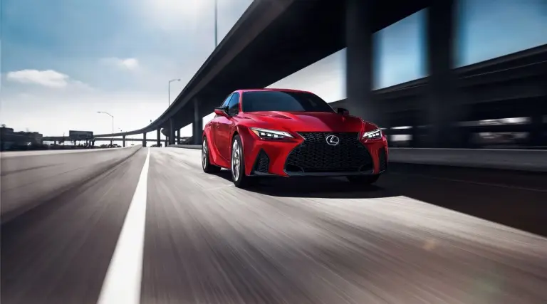 Lexus IS 500 F Sport Performance - Foto - 8