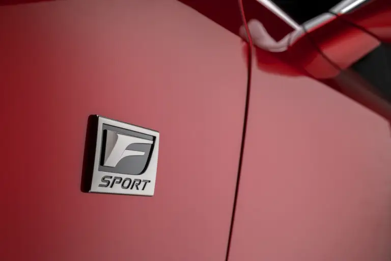 Lexus IS 500 F Sport Performance - 4