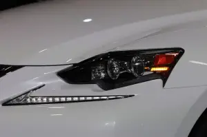 Lexus IS F Sport - Salone di Detroit 2013 - 3