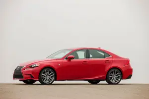 Lexus IS MY 2016