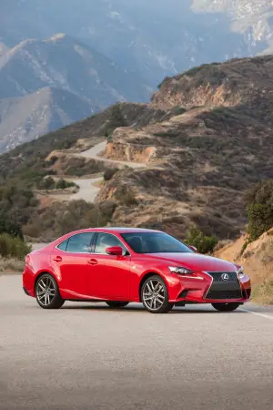 Lexus IS MY 2016