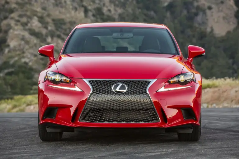 Lexus IS MY 2016 - 16