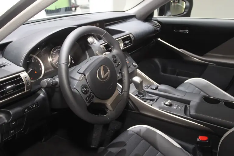 Lexus IS Sport - Salone di Francoforte 2015 - 5