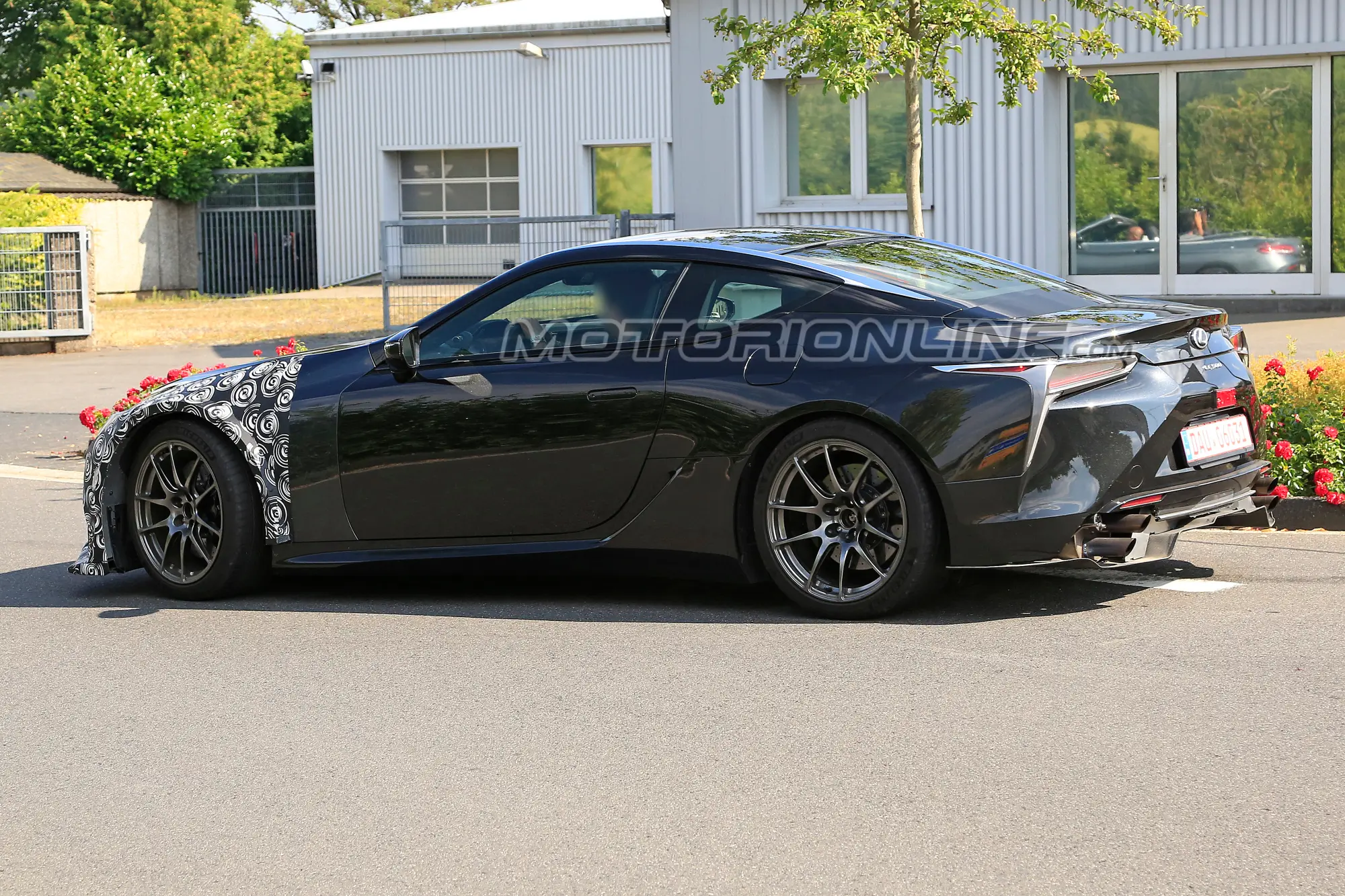 Lexus LC-F foto spia 24 luglio 2018 - 6