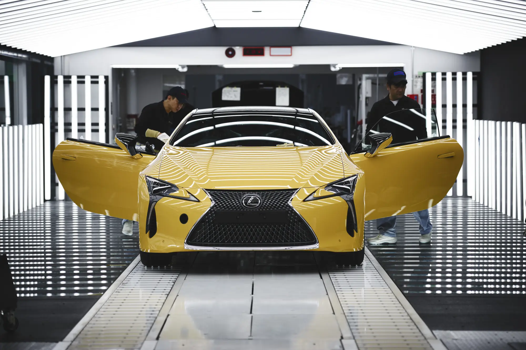 Lexus LC Hybrid Yellow Edition inizio commercializzazione - 7