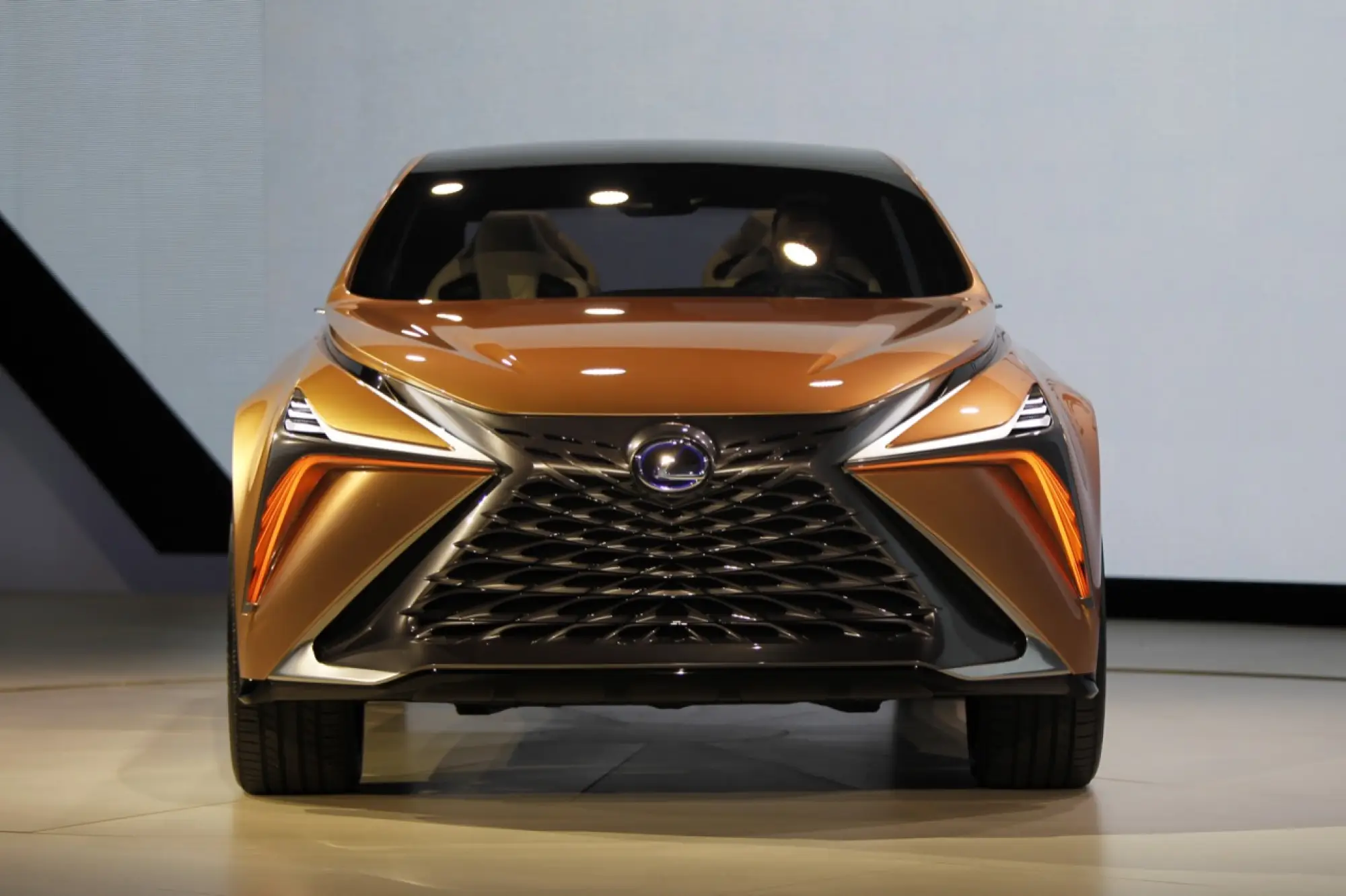 Lexus LF-1 Limitless Concept - Salone di Detroit 2018 - 5