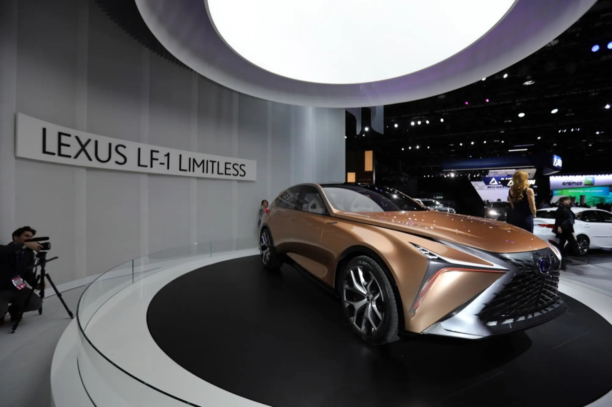 Lexus LF-1 Limitless Concept - Salone di Detroit 2018 - 11