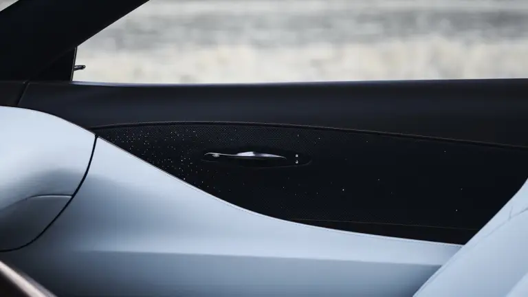 Lexus LF-1 Limitless Concept - 17