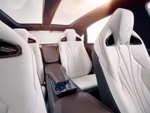 Lexus LF-1 Limitless Concept - 35