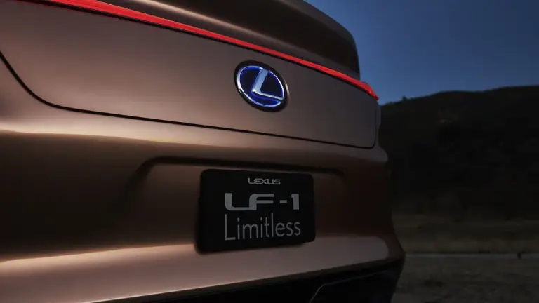 Lexus LF-1 Limitless Concept - 37