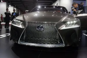 Lexus LF CC - Salone di Parigi 2012