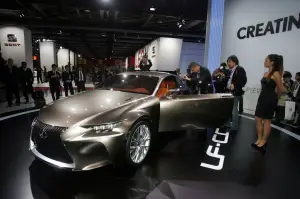 Lexus LF CC - Salone di Parigi 2012