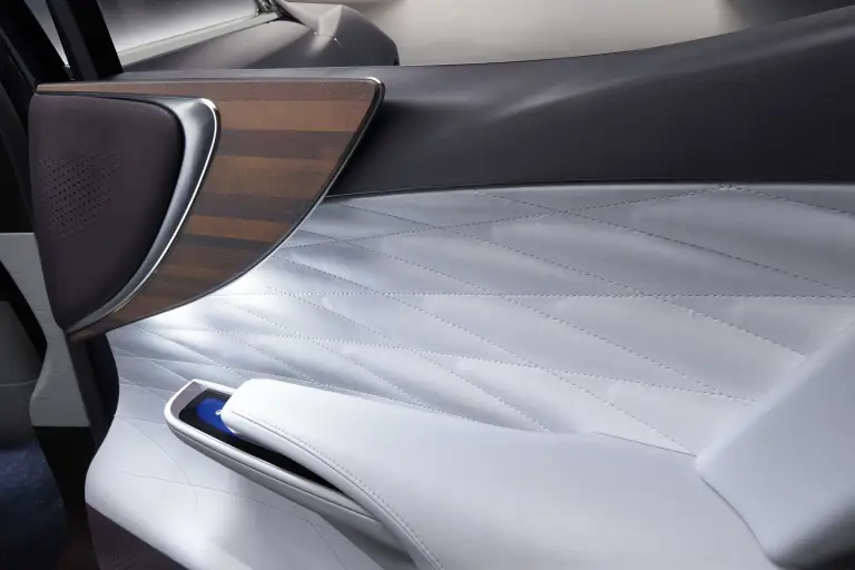 Lexus LF-FC Concept - 20