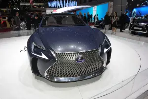 Lexus LF-FC - Salone di Ginevra 2016