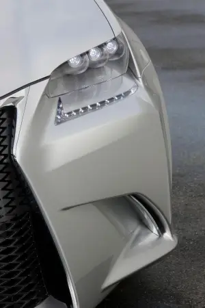 Lexus-LF-Gh - 5