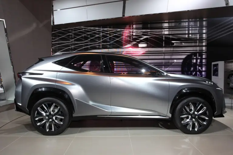 Lexus LF-NX - Salone di Detroit 2014 - 13