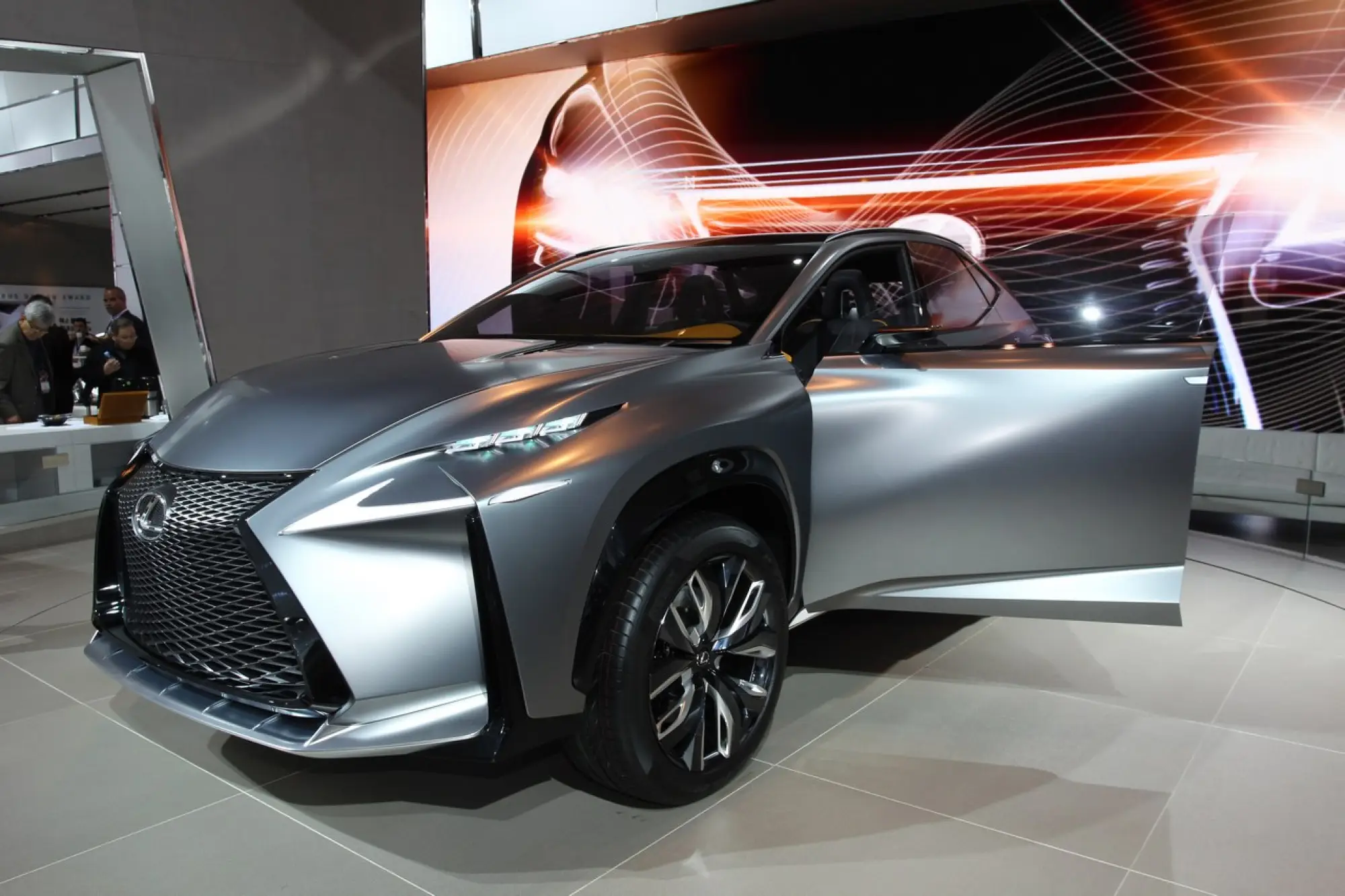 Lexus LF-NX - Salone di Detroit 2014 - 14