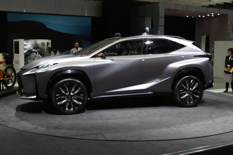 Lexus LF-NX Turbo Advanced Crossover Concept - Salone di Tokyo 2013 - 3