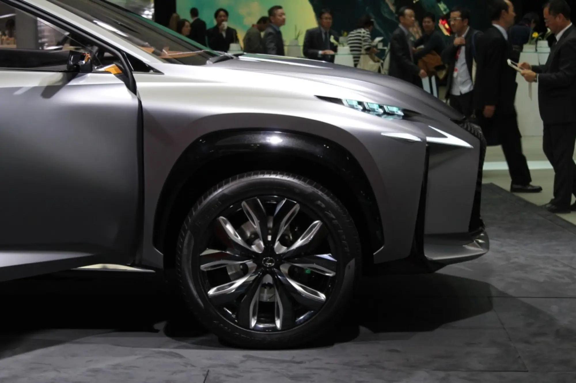 Lexus LF-NX Turbo Advanced Crossover Concept - Salone di Tokyo 2013 - 7
