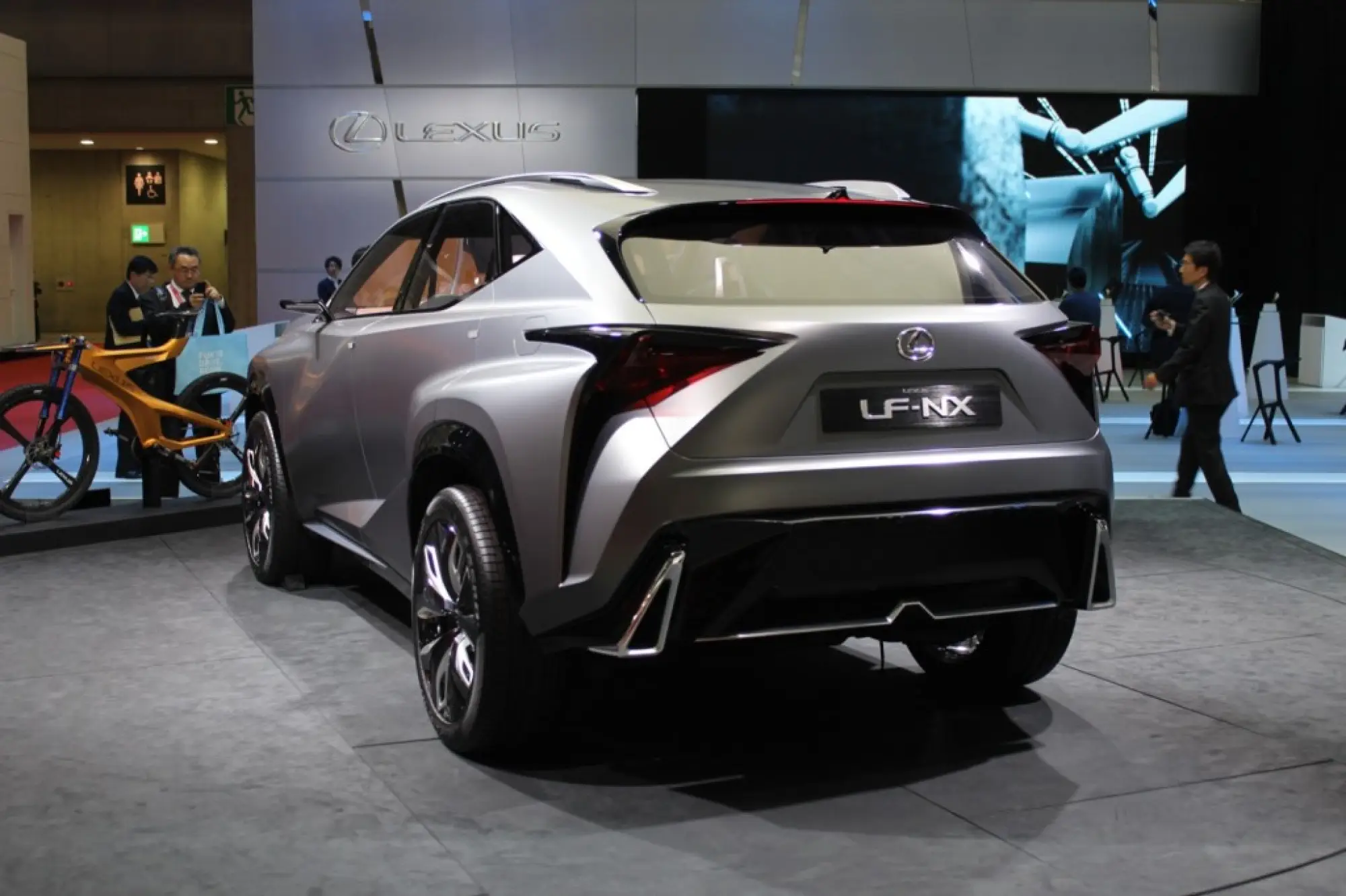 Lexus LF-NX Turbo Advanced Crossover Concept - Salone di Tokyo 2013 - 21