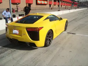 Lexus LFA durante un test in California