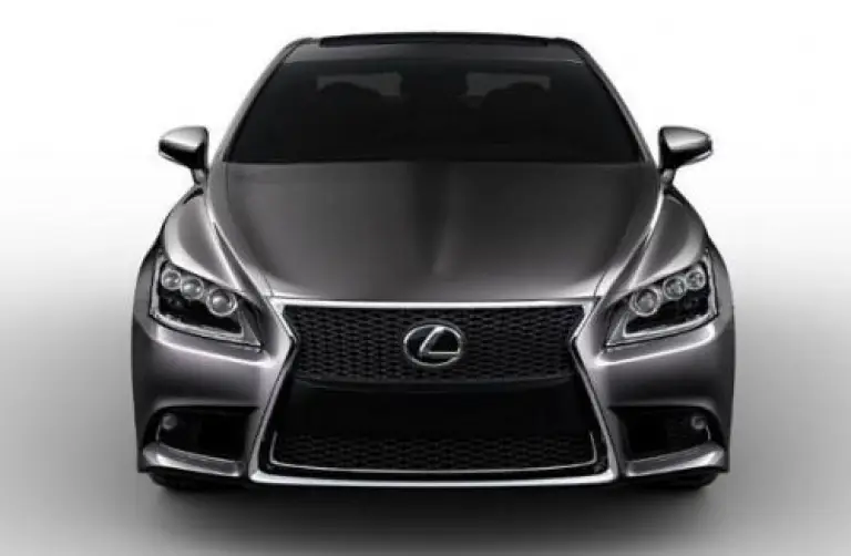 Lexus LS 2013 prime immagini - 3