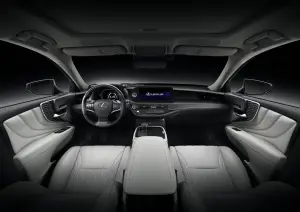 Lexus LS 2021 - 41