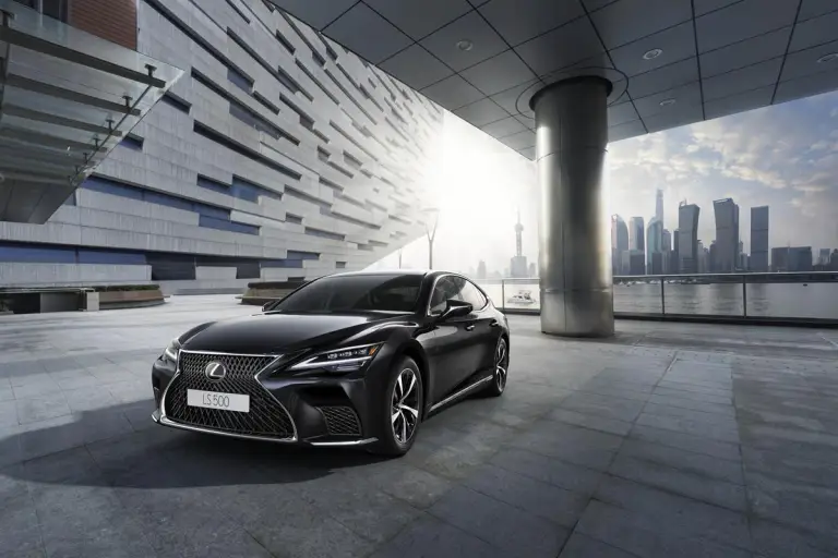 Lexus LS 2021 - 44