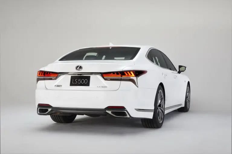 Lexus LS 500 F Sport MY 2018 - 11