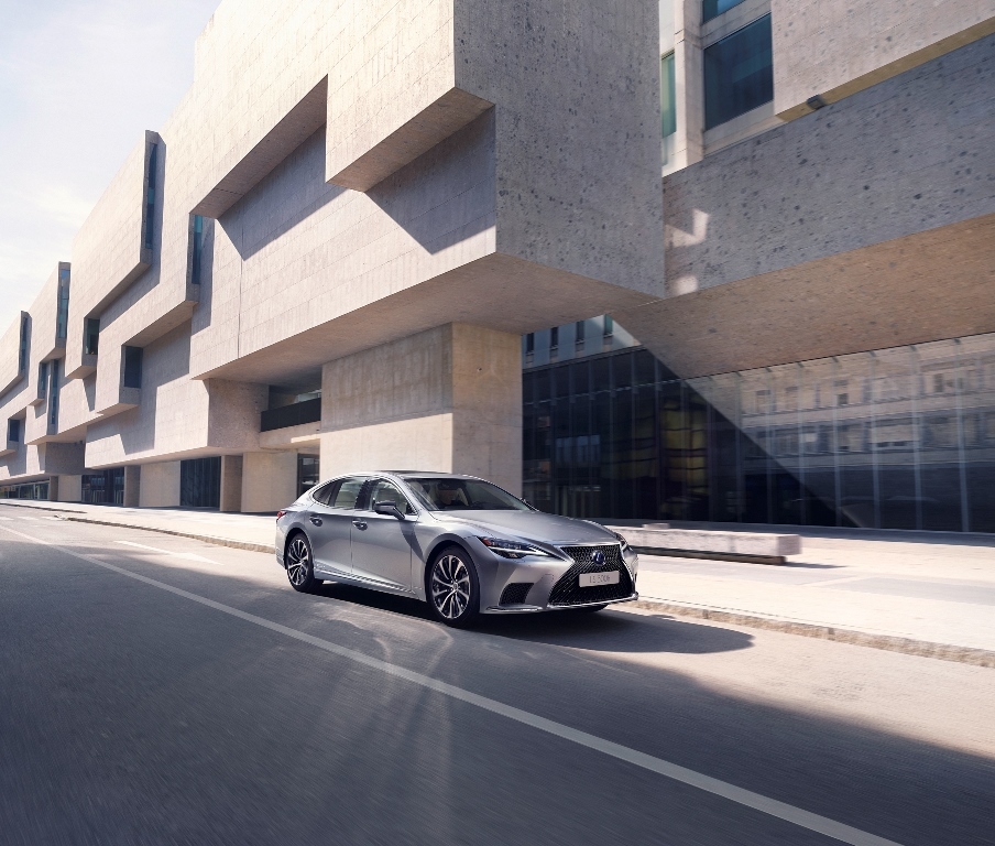 Lexus LS 500h 2021