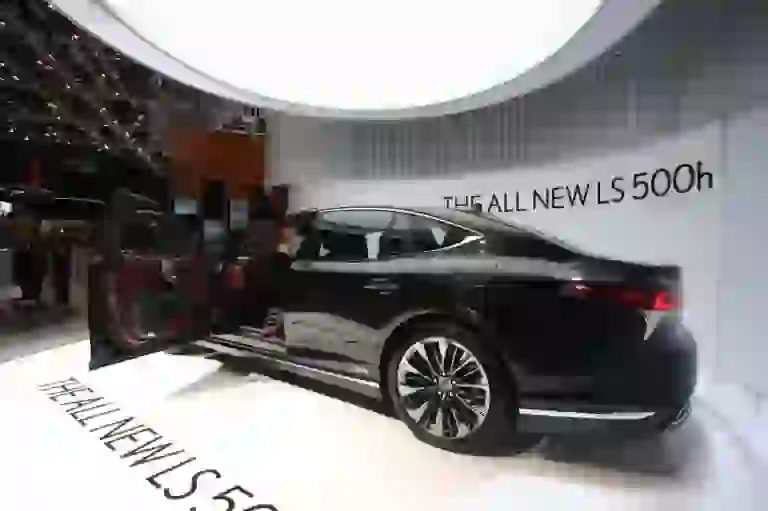 Lexus LS 500h - Salone di Ginevra 2017 - 6