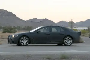 Lexus LS foto spia 5 agosto 2016