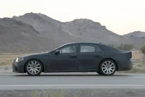 Lexus LS foto spia 5 agosto 2016