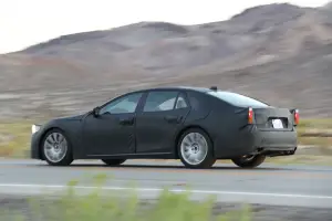 Lexus LS foto spia 5 agosto 2016