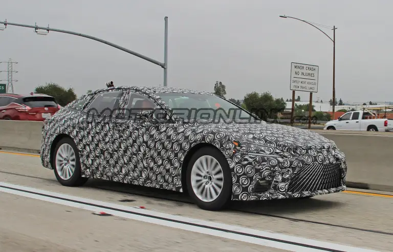 Lexus LS Fuel Cell - Foto spia 31-07-2019 - 3