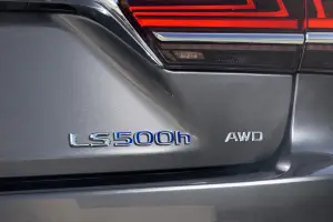 Lexus LS Hybrid MY 2018 - 11