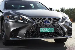 Lexus LS Hybrid MY 2018 - 13