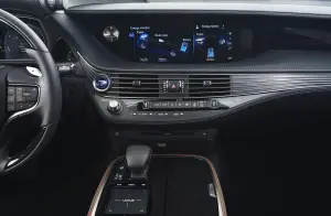 Lexus LS Hybrid MY 2018