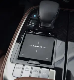 Lexus LS Hybrid MY 2018