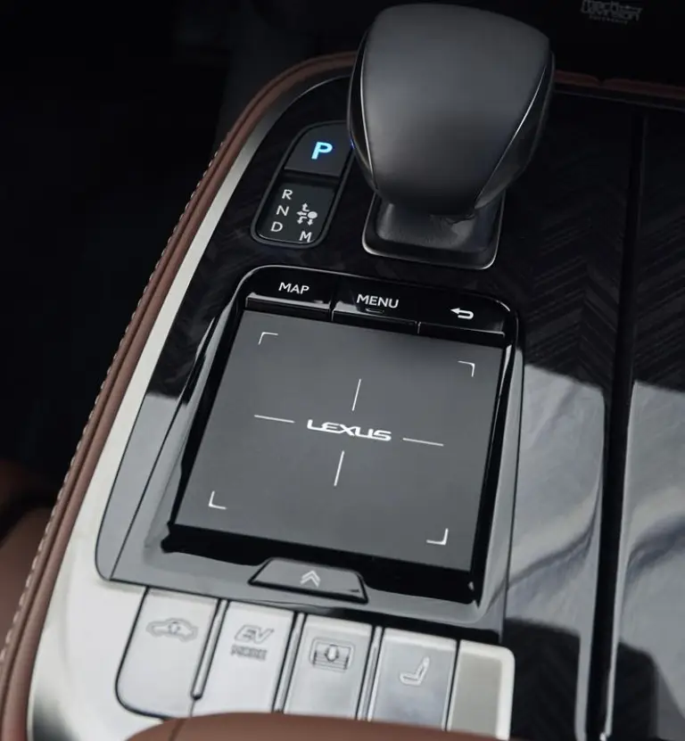 Lexus LS Hybrid MY 2018 - 23