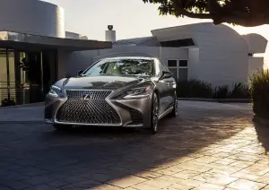 Lexus LS MY 2018 - 7