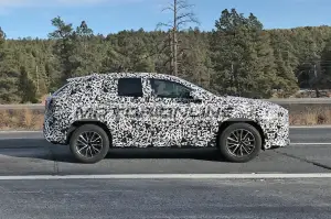 Lexus NX - Foto spia 13-1-2021