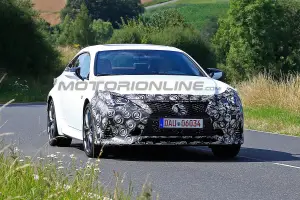 Lexus RC-F foto spia 24 luglio 2018