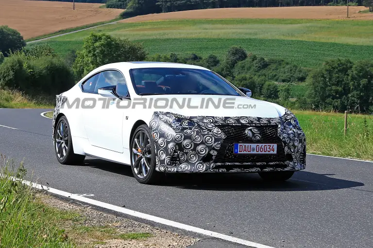 Lexus RC-F foto spia 24 luglio 2018 - 2