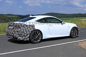 Lexus RC-F foto spia 24 luglio 2018 - 6