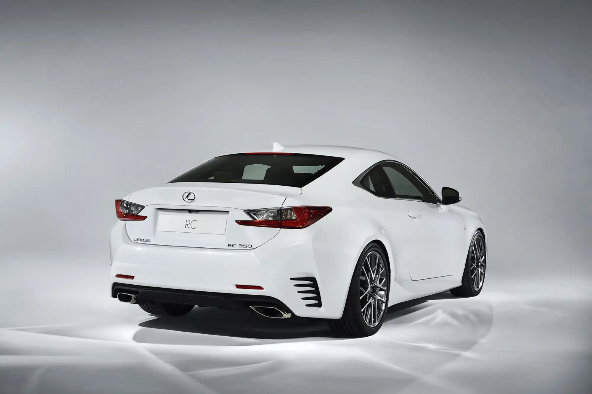 Lexus RC F Sport - 2