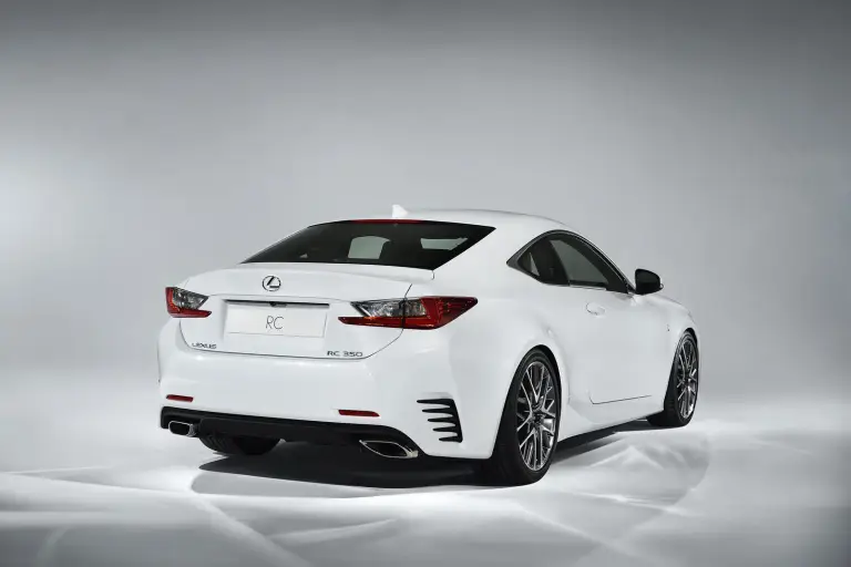 Lexus RC F Sport - 2